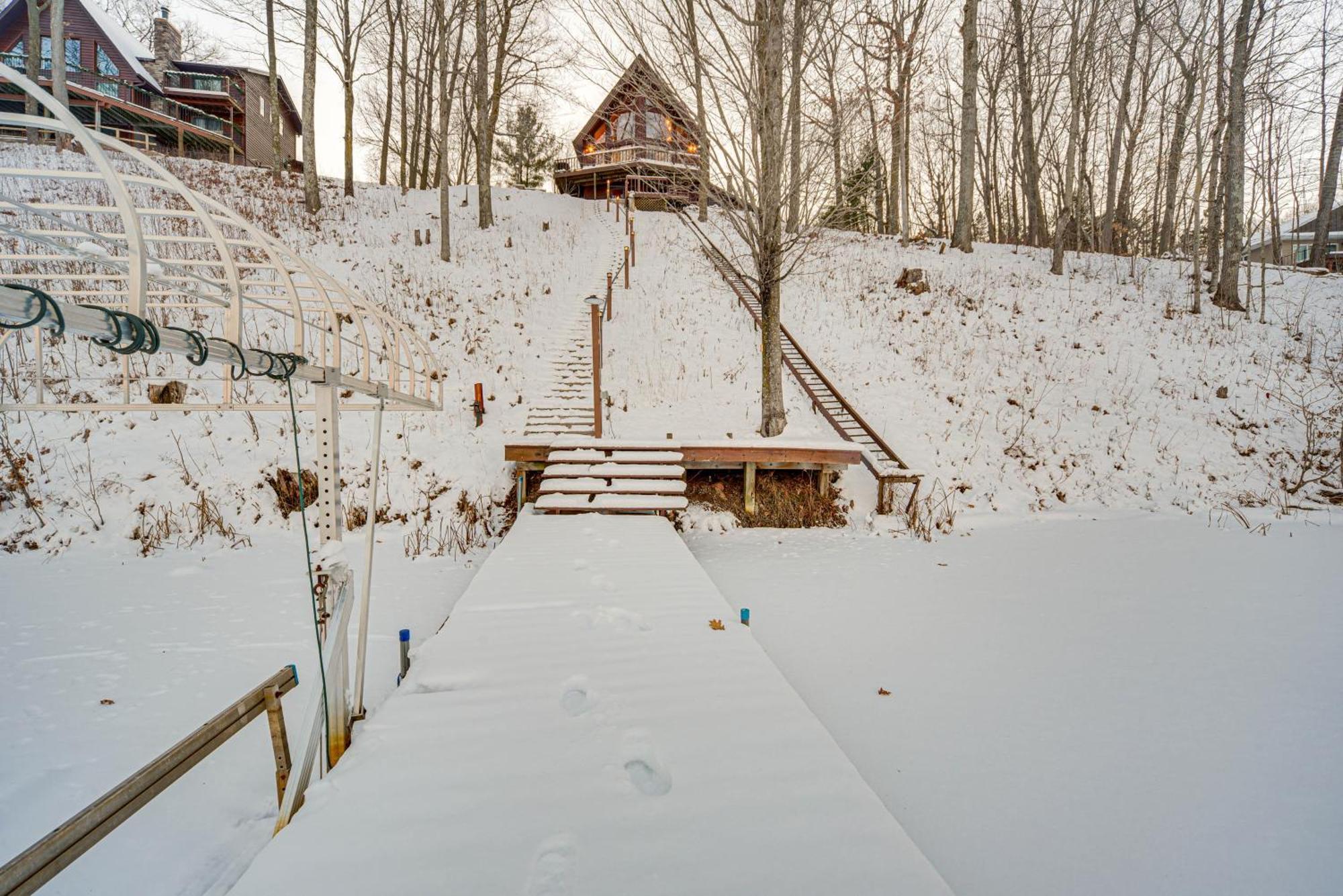 Willa Rice Lake Cabin Retreat With Red Cedar Lake Access! Zewnętrze zdjęcie